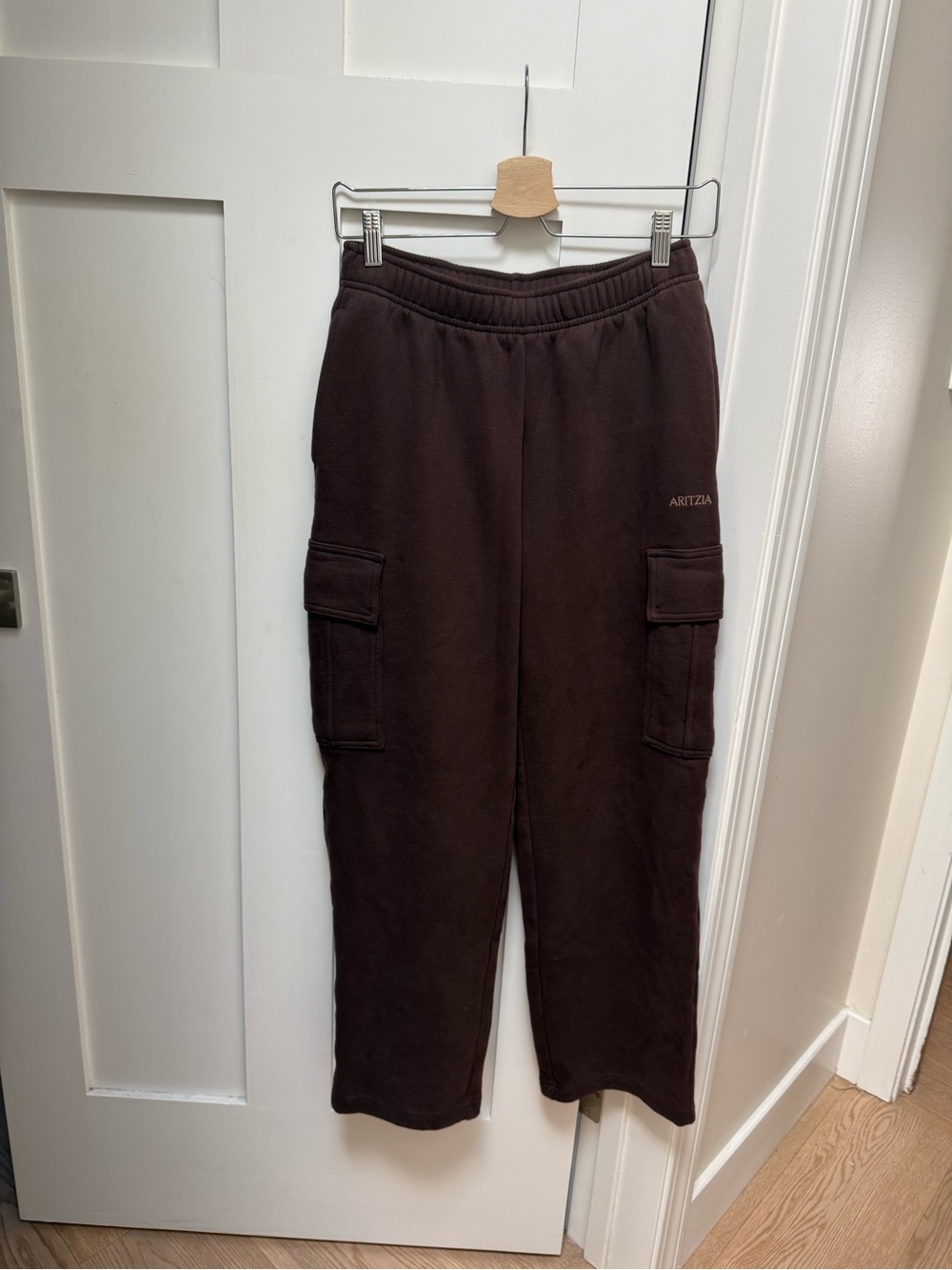 Aritzia TNA Cozy Sweatfleece Mega Cargo Sweatpant small - Picture 2 of 11